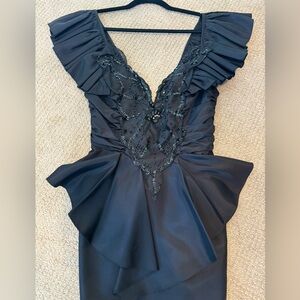 Vintage Saks Fifth Ave. Black Peplum Dress 👗 🖤